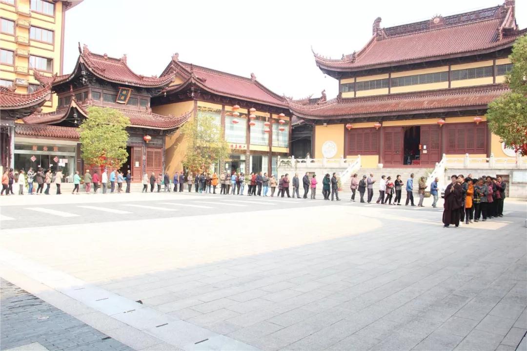 星空体育APP网站_著名艺术家周韶华一行到莫斯科中国文化中心参观(图2) 星空体育APP