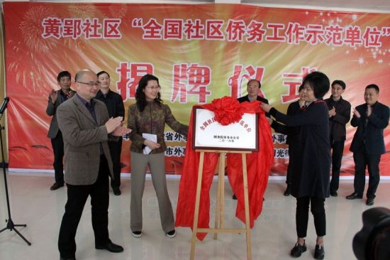 “星空体育APP”踢足球的孩子,自我放弃比没有兴趣更可怕(图1) 星空体育app下载