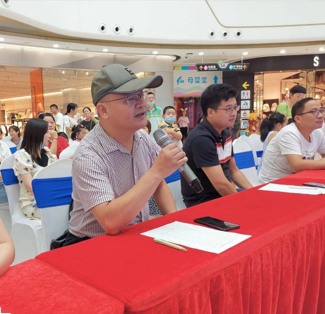 “星空体育APP网站”
浔阳晚报首届少儿手工艺环保作品角逐完美收官(图3)