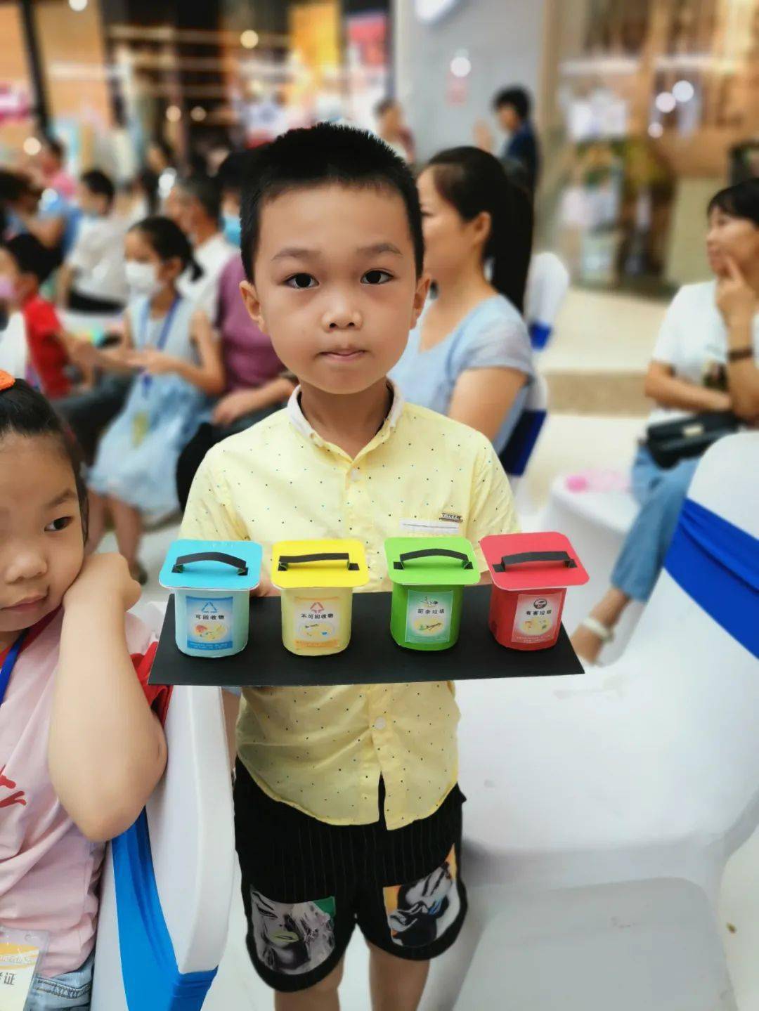 “星空体育APP网站”
浔阳晚报首届少儿手工艺环保作品角逐完美收官(图9)